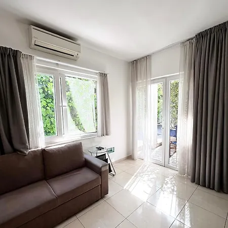 And Tudor Apartmán *