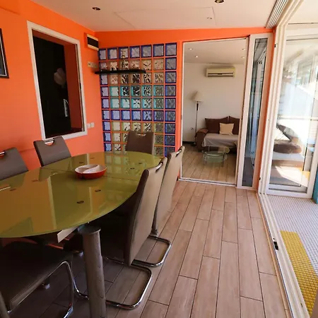 And Tudor Апартаменты