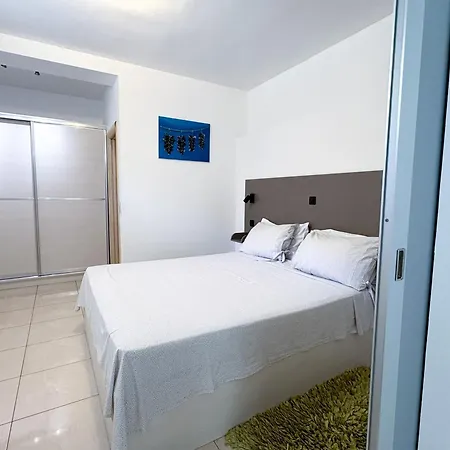 And Tudor 아파트 *